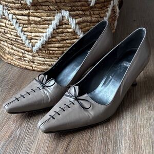 Stuart Weitzman Grey Taupe Kitten Heels with Bow Detail 7.5